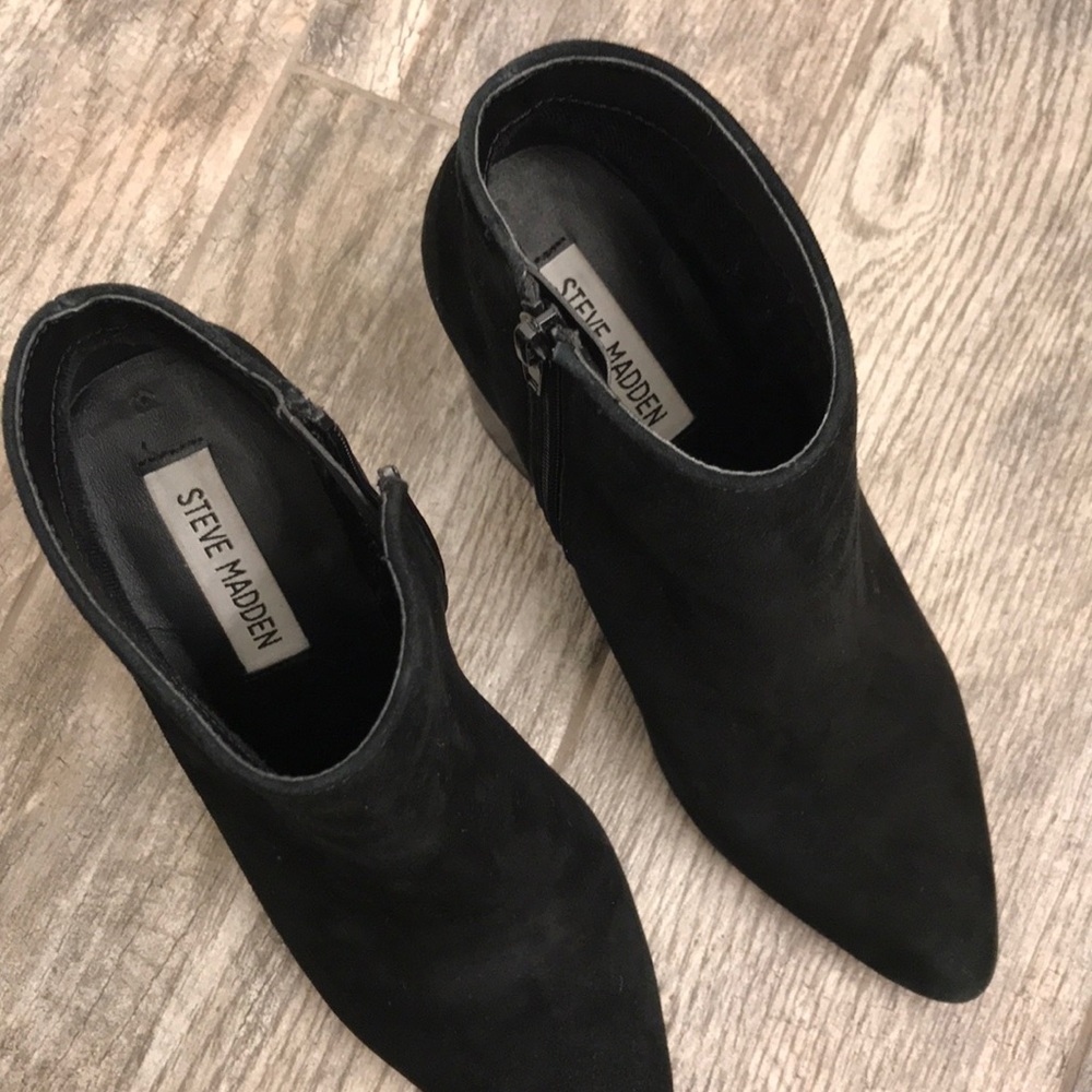 Steve Madden simmer ankle booties in black